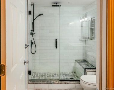 17 Mott Street - Photo Thumbnail 20