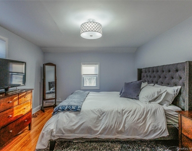 17 Mott Street - Photo Thumbnail 16