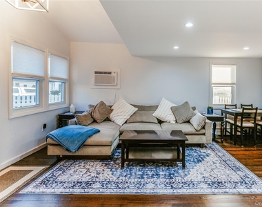 17 Mott Street - Photo Thumbnail 7