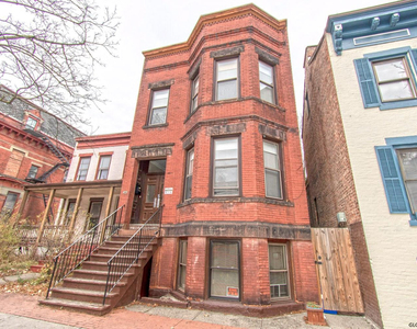 341 Madison Avenue - Photo Thumbnail 1