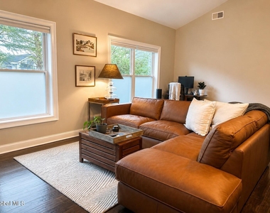 289 Jefferson Street - Photo Thumbnail 3
