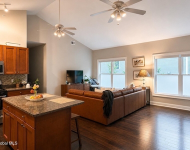 289 Jefferson Street - Photo Thumbnail 1
