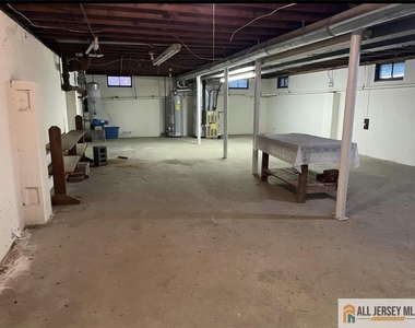 1601 W 7th Street - Photo Thumbnail 13