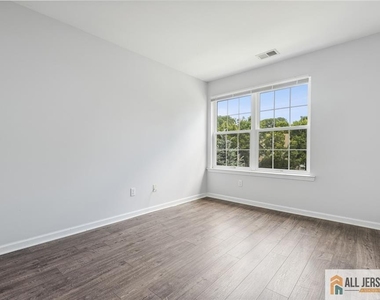 2602 Cypress Lane - Photo Thumbnail 18