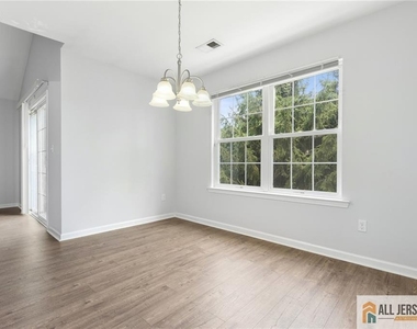 2602 Cypress Lane - Photo Thumbnail 16