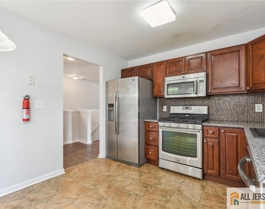 2602 Cypress Lane - Photo Thumbnail 11