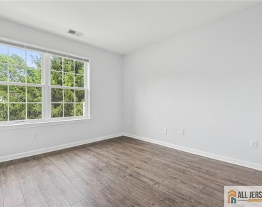 2602 Cypress Lane - Photo Thumbnail 17