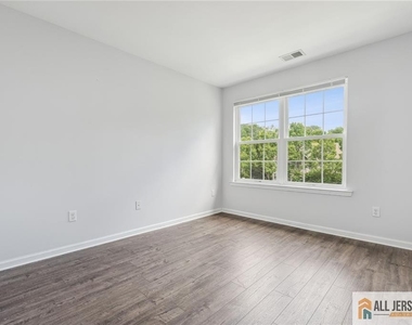 2602 Cypress Lane - Photo Thumbnail 19
