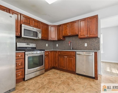 2602 Cypress Lane - Photo Thumbnail 13