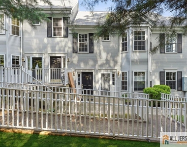 2602 Cypress Lane - Photo Thumbnail 3