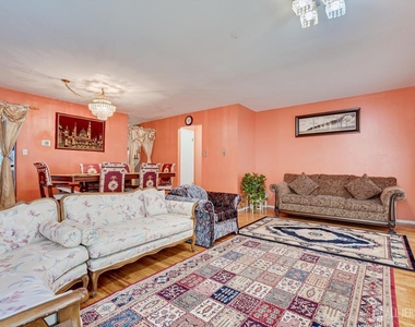 7 Buttonwood Drive - Photo Thumbnail 6