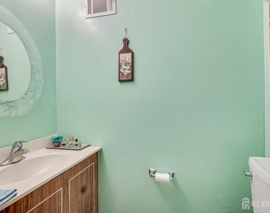 7 Buttonwood Drive - Photo Thumbnail 14