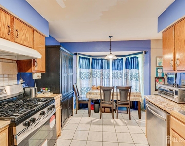 7 Buttonwood Drive - Photo Thumbnail 11
