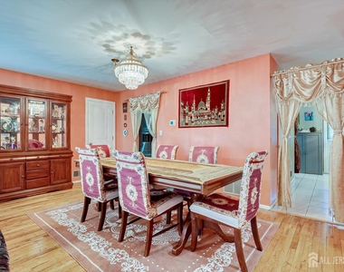 7 Buttonwood Drive - Photo Thumbnail 7