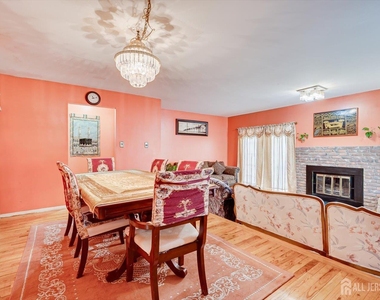 7 Buttonwood Drive - Photo Thumbnail 8