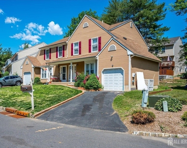 7 Buttonwood Drive - Photo Thumbnail 1