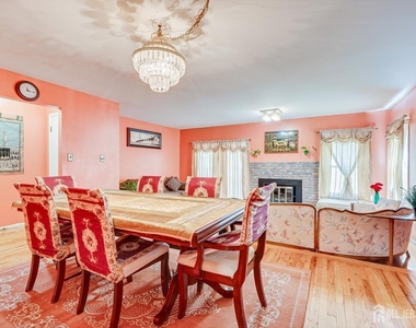 7 Buttonwood Drive - Photo Thumbnail 9