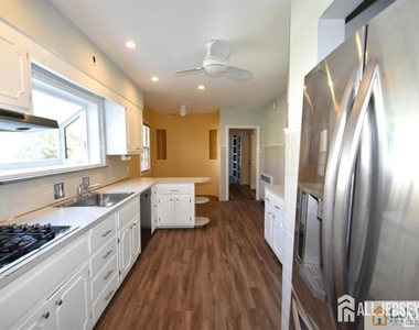 195 New York Avenue - Photo Thumbnail 12