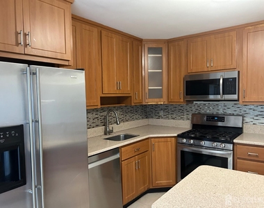 28 Renaissance Lane - Photo Thumbnail 1