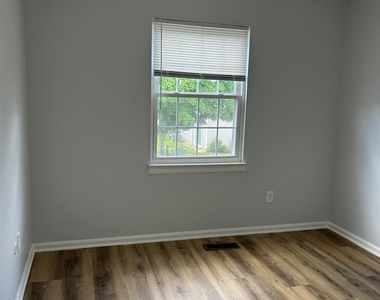28 Renaissance Lane - Photo Thumbnail 6