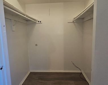 2307 Aspen Drive - Photo Thumbnail 13