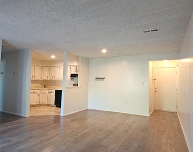 2307 Aspen Drive - Photo Thumbnail 1