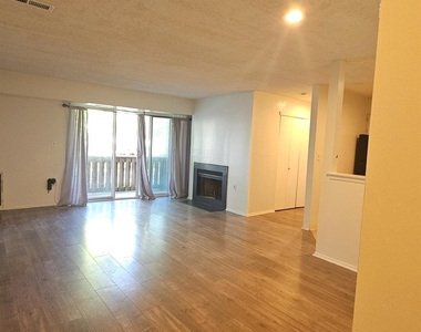2307 Aspen Drive - Photo Thumbnail 3
