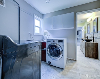 75 School Street - Photo Thumbnail 28