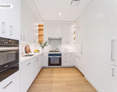 255 E 77th Street - Photo Thumbnail 2