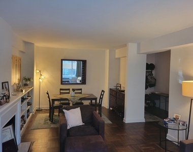 40 Central Park S - Photo Thumbnail 3