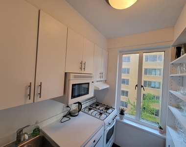 40 Central Park S - Photo Thumbnail 6