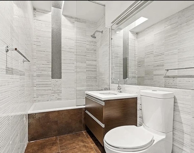 44-15 Purves Street - Photo Thumbnail 3
