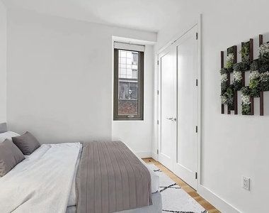 44-15 Purves Street - Photo Thumbnail 2
