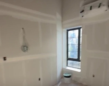 103 Berry Street - Photo Thumbnail 1