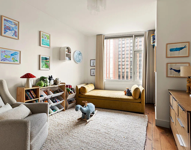 100 Jay Street - Photo Thumbnail 6
