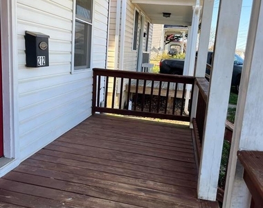 212 S George Street - Photo Thumbnail 1