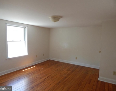 507 W John Street - Photo Thumbnail 7