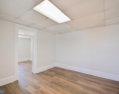 117 E Martin Street - Photo Thumbnail 7