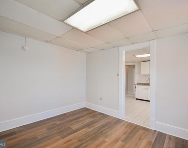 117 E Martin Street - Photo Thumbnail 5