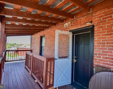 117 E Martin Street - Photo Thumbnail 4