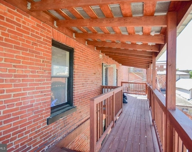 117 E Martin Street - Photo Thumbnail 8