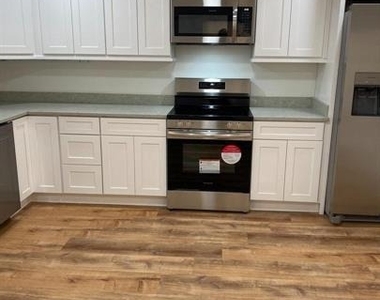 105 N Loudoun Street - Photo Thumbnail 5