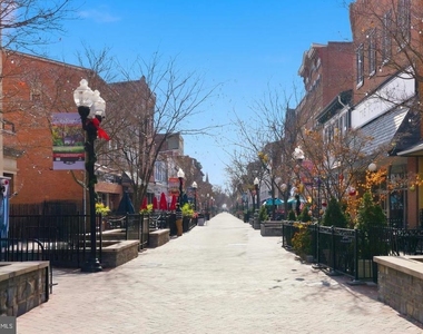 105 N Loudoun Street - Photo Thumbnail 23
