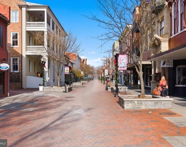 105 N Loudoun Street - Photo Thumbnail 17