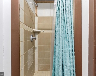 105 N Loudoun Street - Photo Thumbnail 11