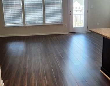 325 Crab Apple Drive - Photo Thumbnail 2