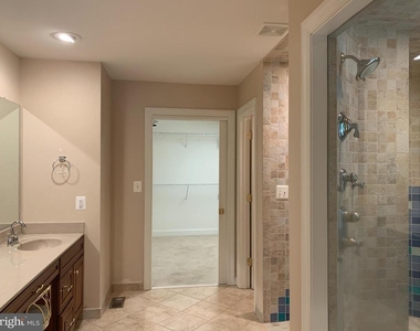 10701 Whispering Way - Photo Thumbnail 12