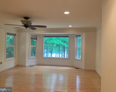 10701 Whispering Way - Photo Thumbnail 10