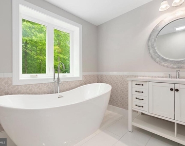 10701 Whispering Way - Photo Thumbnail 27