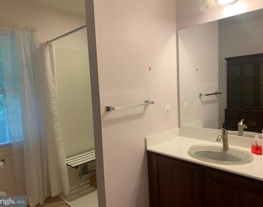 10701 Whispering Way - Photo Thumbnail 19